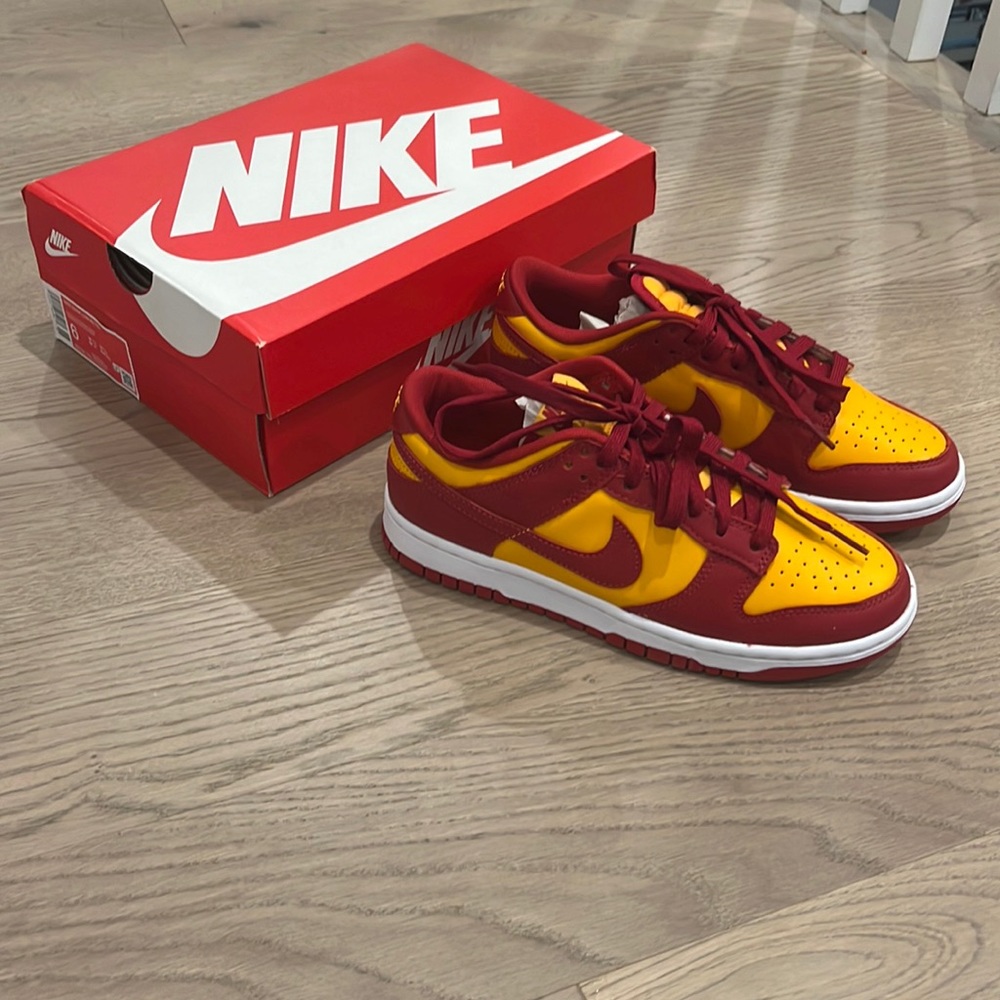 Brand new never worn Nike dunk, low retro gold and red size men’s 6